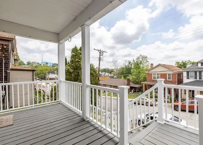 Plush 4br Retreat Patio & Parking Pittsburgh