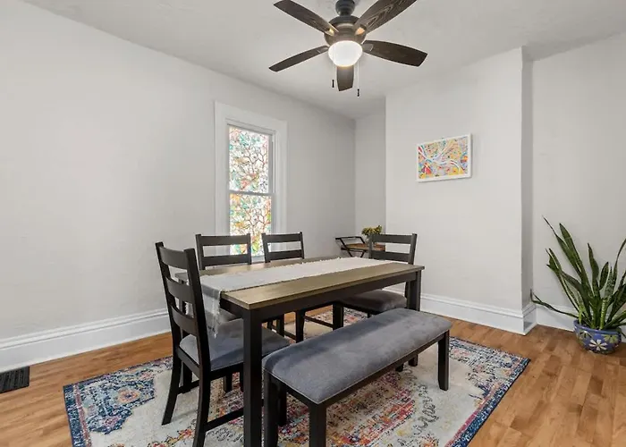 Plush 4br Retreat Patio & Parking