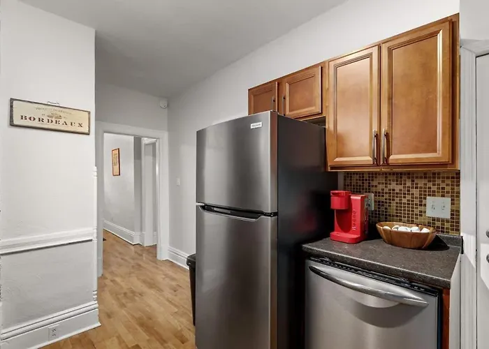 Plush 4br Retreat Patio & Parking