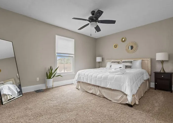 Plush 4br Retreat Patio & Parking Pittsburgh